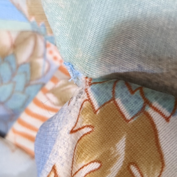 Flowing Vintage Gown with Unique Pattern - Picture 4 of 16